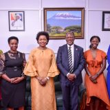 Nnaabagereka ali ku University, e Makerere, mu kujjukira Sarah Ntiro.